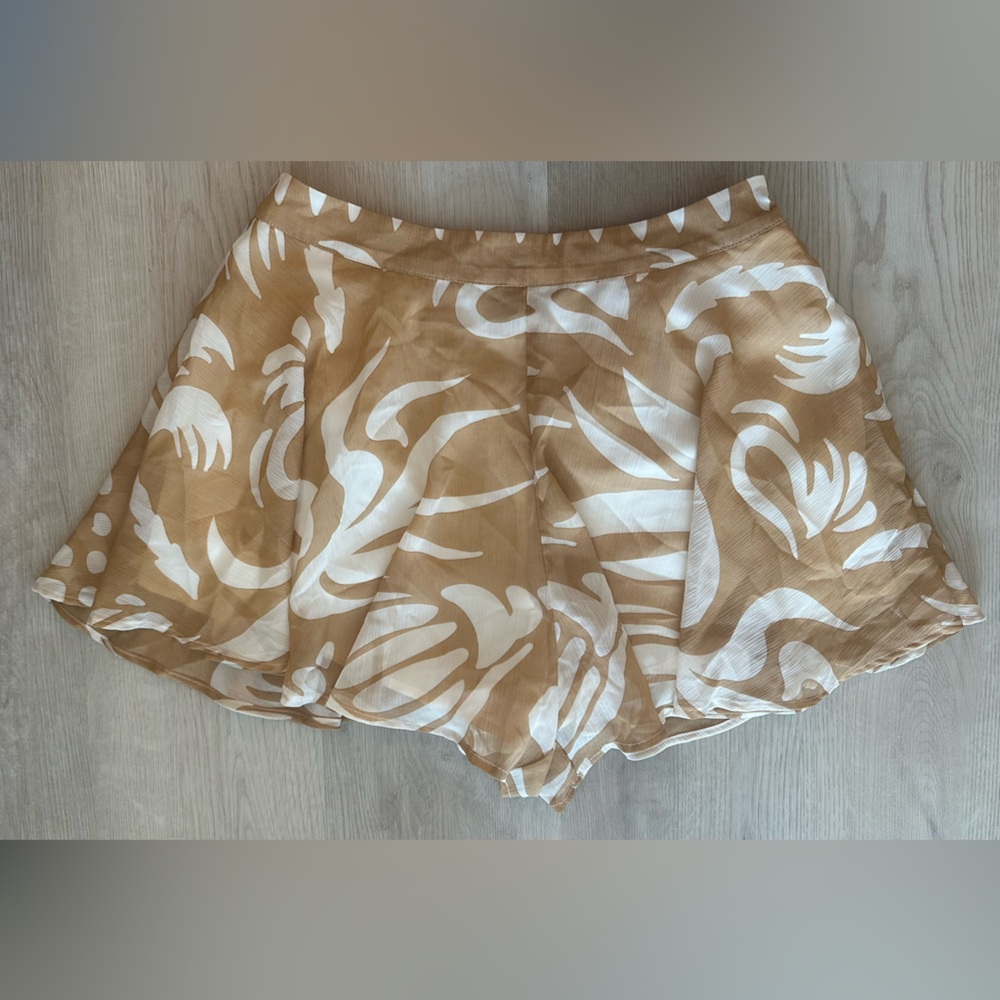 Forever 21 Beige and White Floral Skirt